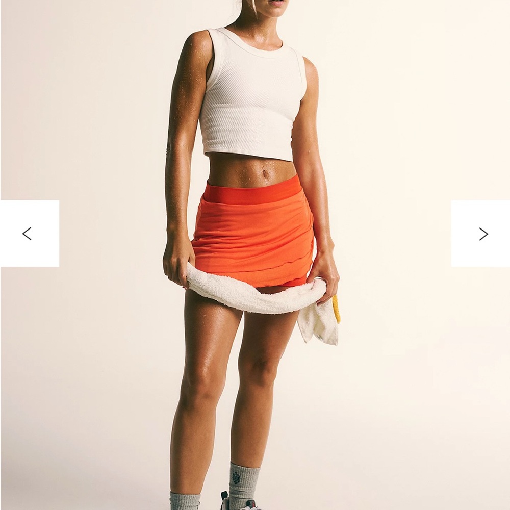 FP Movement White Free Throw Muscle Tank- XL - Picture 3 of 7